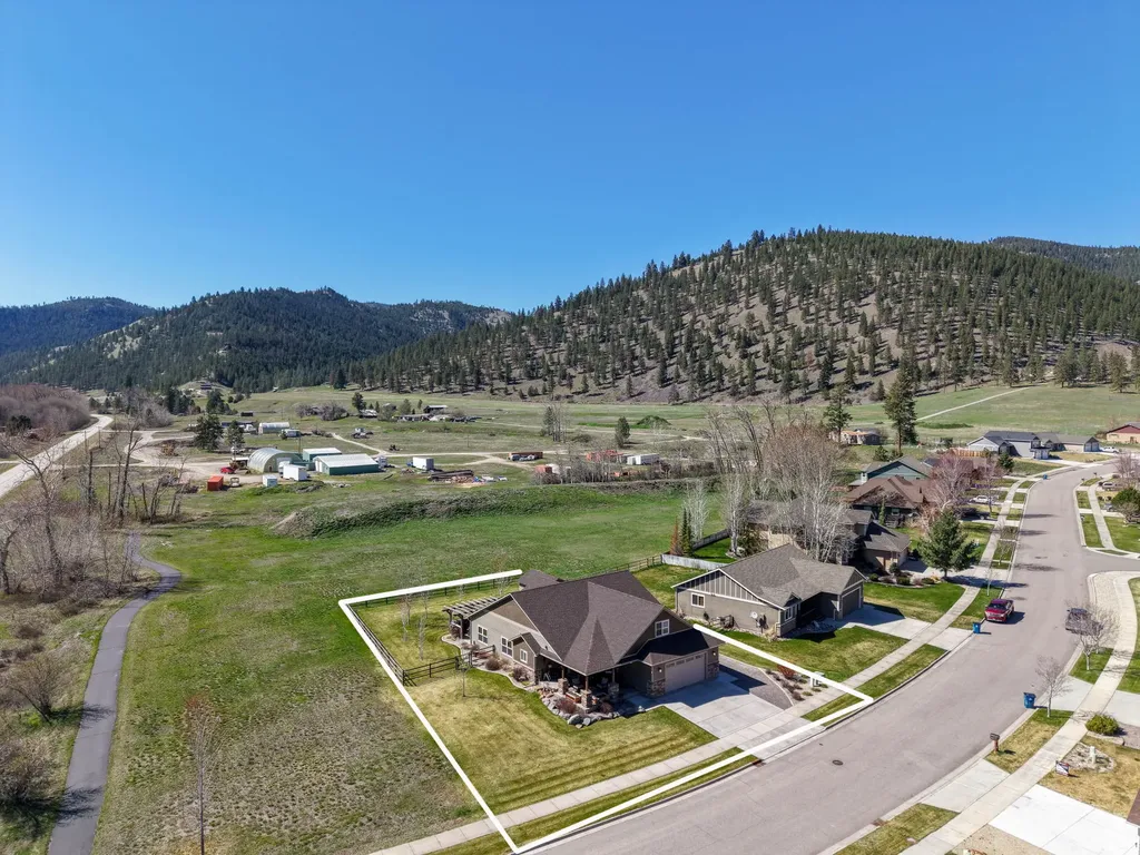 10961 Stella Blue Drive Lolo MT 59847