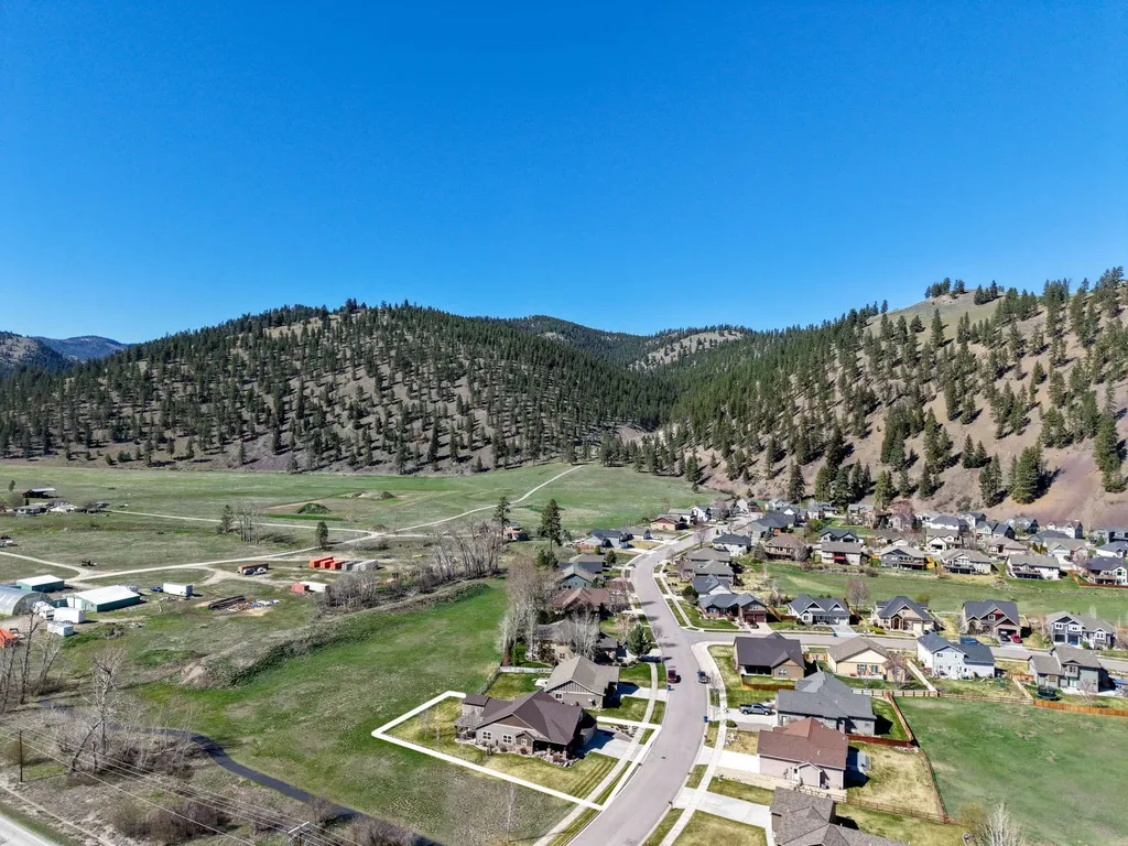 10961 Stella Blue Drive Lolo MT 59847