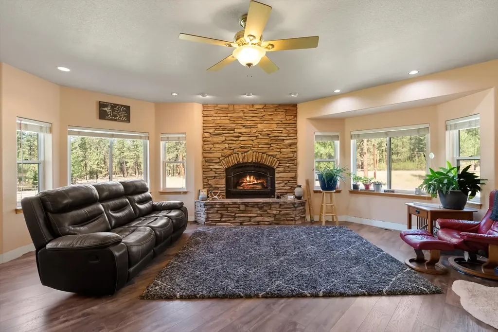 35322 Washoe Road Bonner MT 59823
