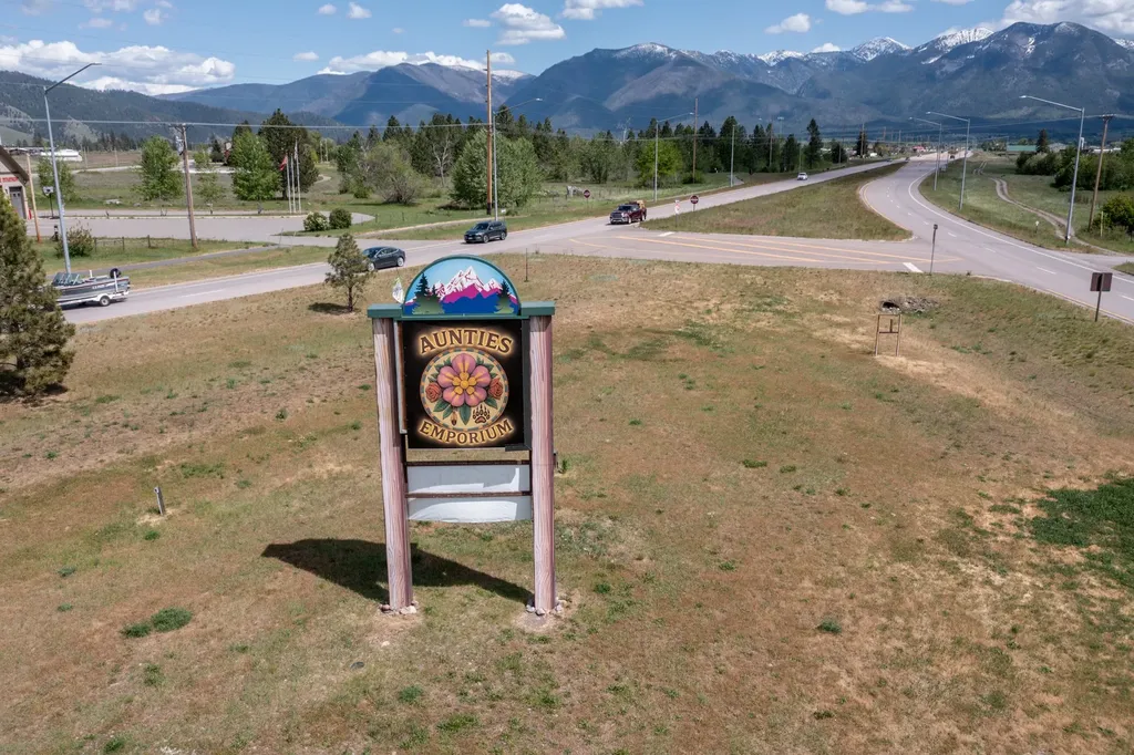 72532 N Couture Loop Arlee MT 59821