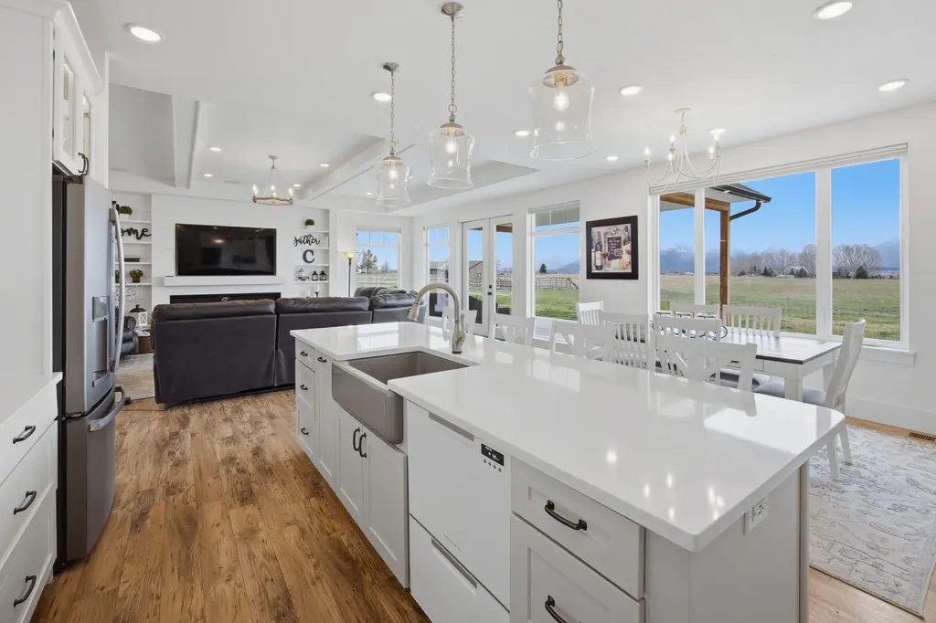543 Diamond 3 Road Corvallis MT 59828
