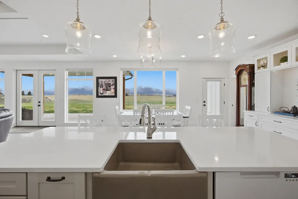 543 Diamond 3 Road Corvallis MT 59828