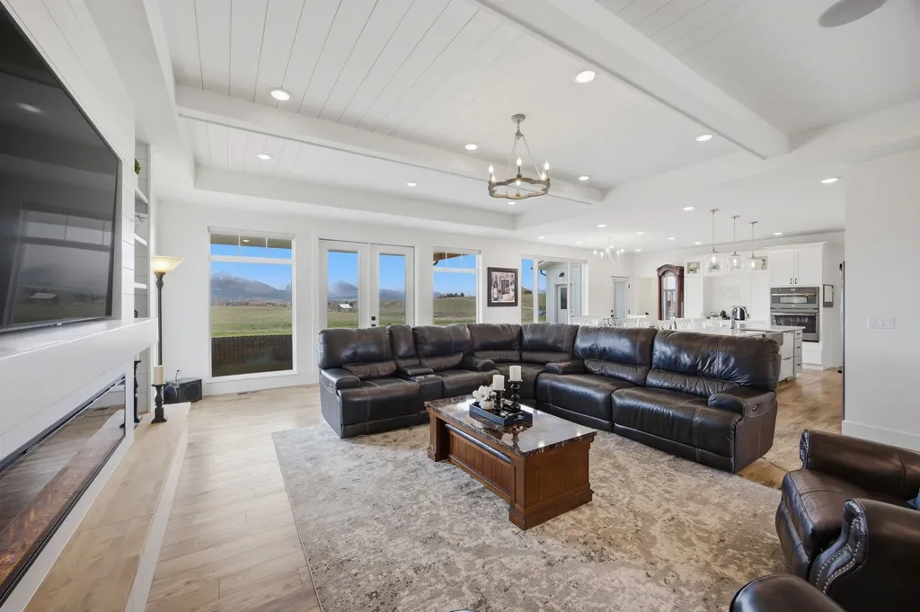 543 Diamond 3 Road Corvallis MT 59828