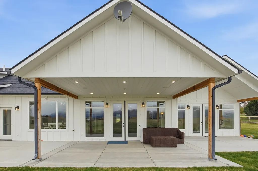 543 Diamond 3 Road Corvallis MT 59828