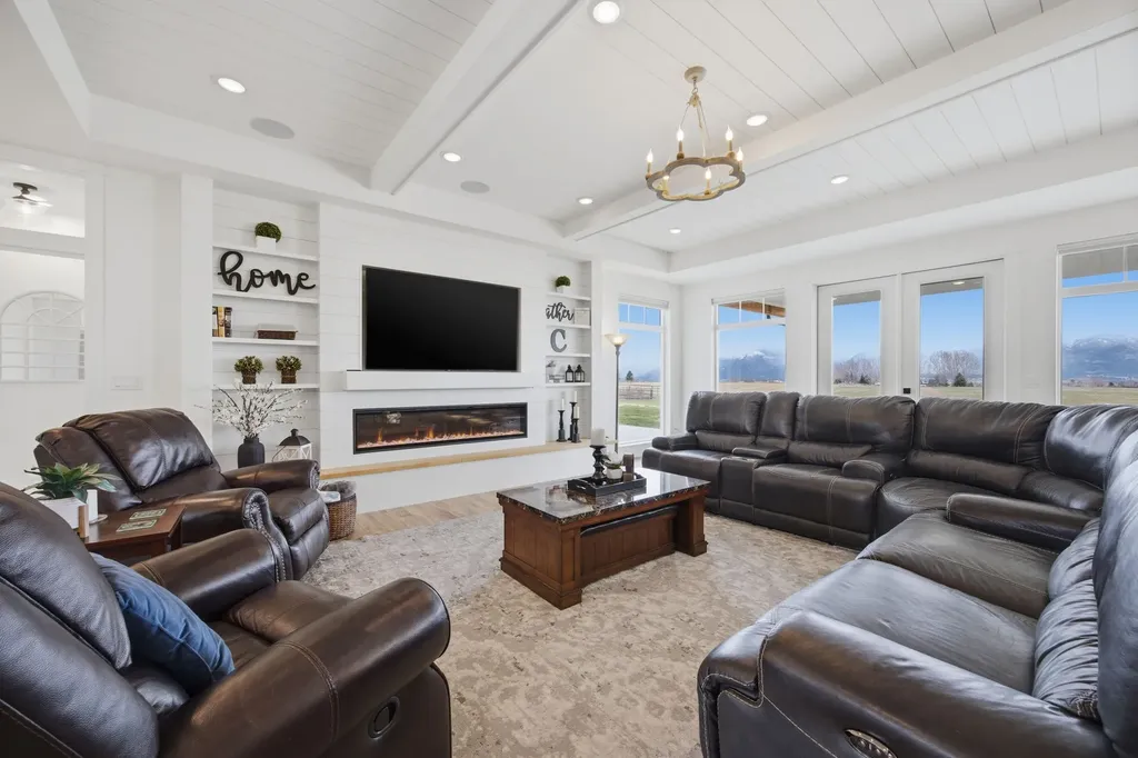 543 Diamond 3 Road Corvallis MT 59828