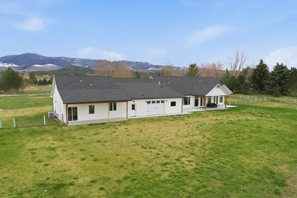 543 Diamond 3 Road Corvallis MT 59828