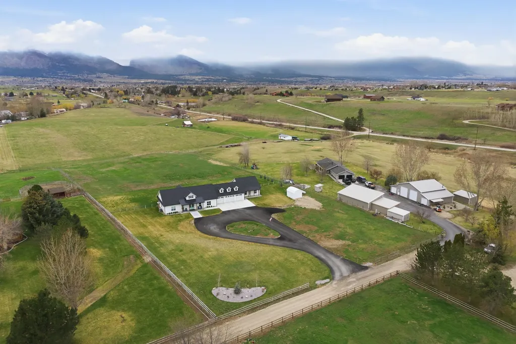 543 Diamond 3 Road Corvallis MT 59828