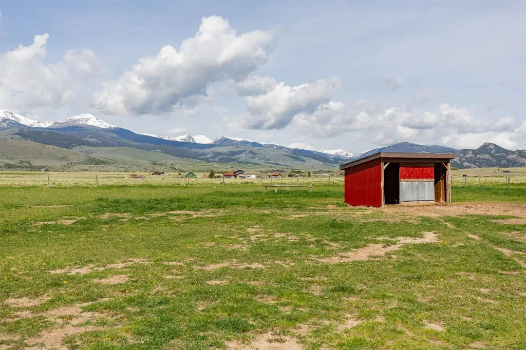 49 Redtail Hawk Road Mcallister MT 59740