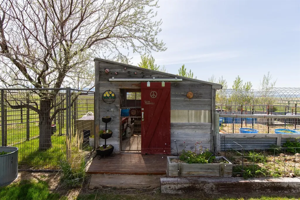 49 Redtail Hawk Road Mcallister MT 59740