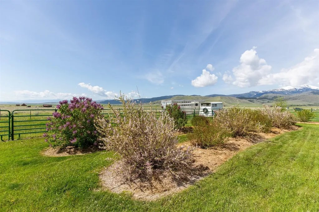 49 Redtail Hawk Road Mcallister MT 59740
