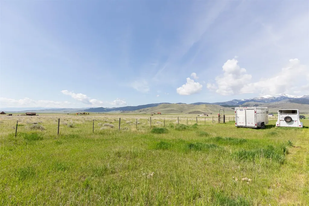 49 Redtail Hawk Road Mcallister MT 59740