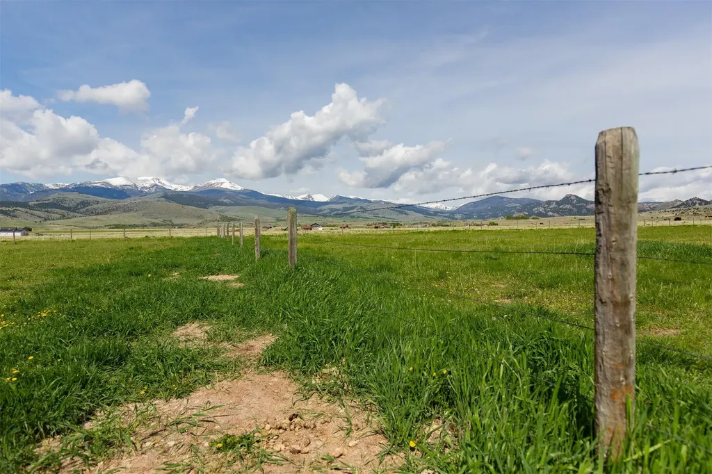 49 Redtail Hawk Road Mcallister MT 59740