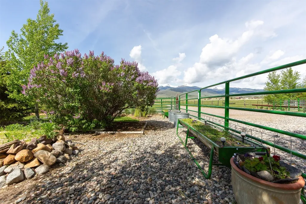 49 Redtail Hawk Road Mcallister MT 59740