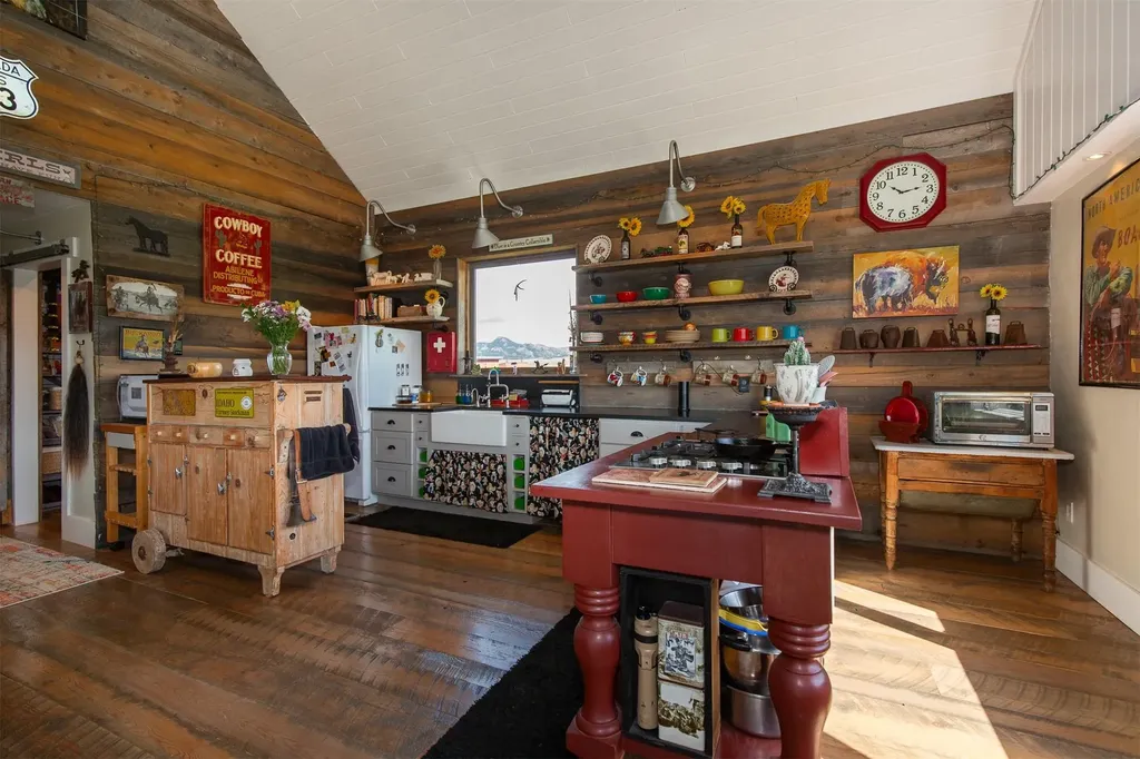 49 Redtail Hawk Road Mcallister MT 59740