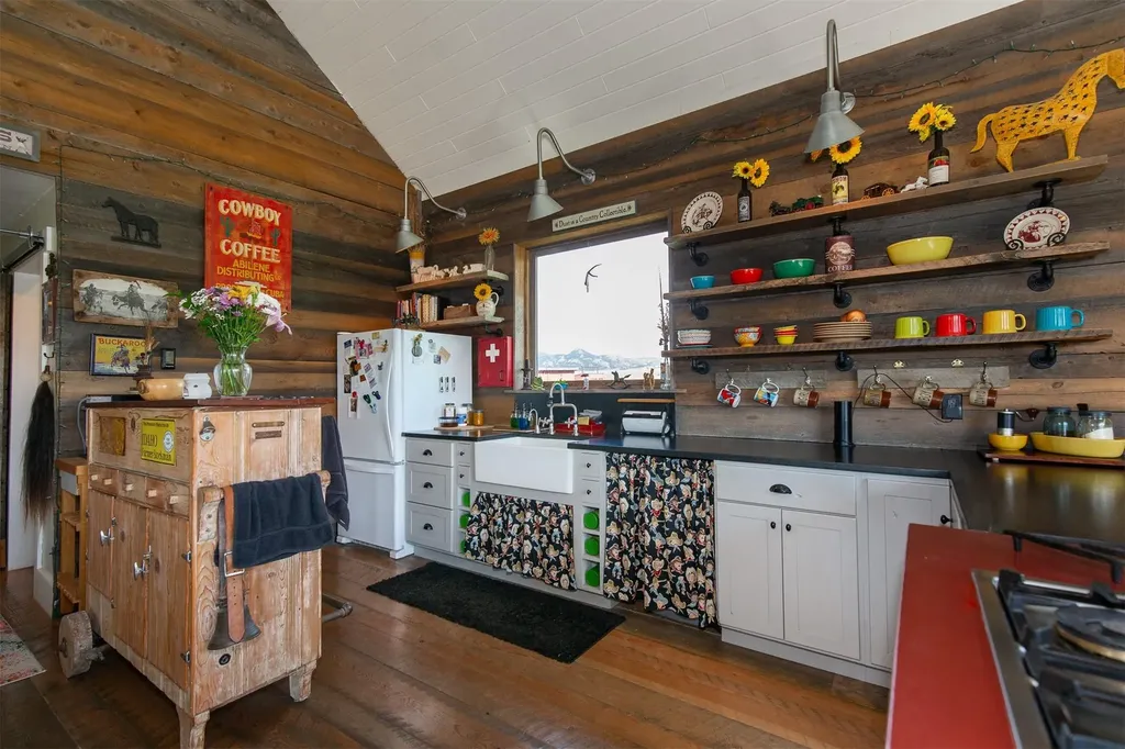 49 Redtail Hawk Road Mcallister MT 59740