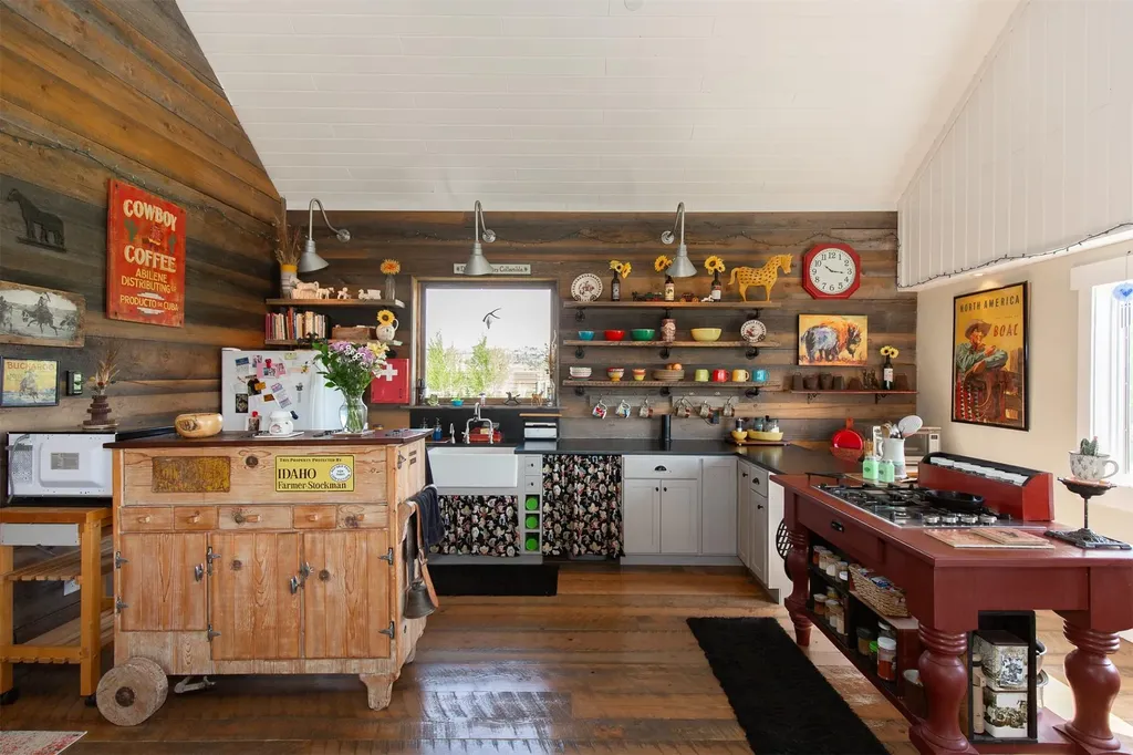 49 Redtail Hawk Road Mcallister MT 59740