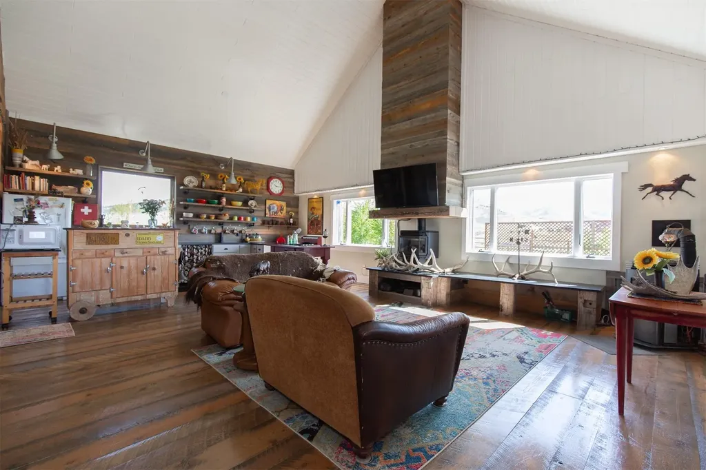 49 Redtail Hawk Road Mcallister MT 59740