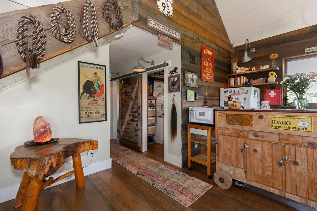 49 Redtail Hawk Road Mcallister MT 59740