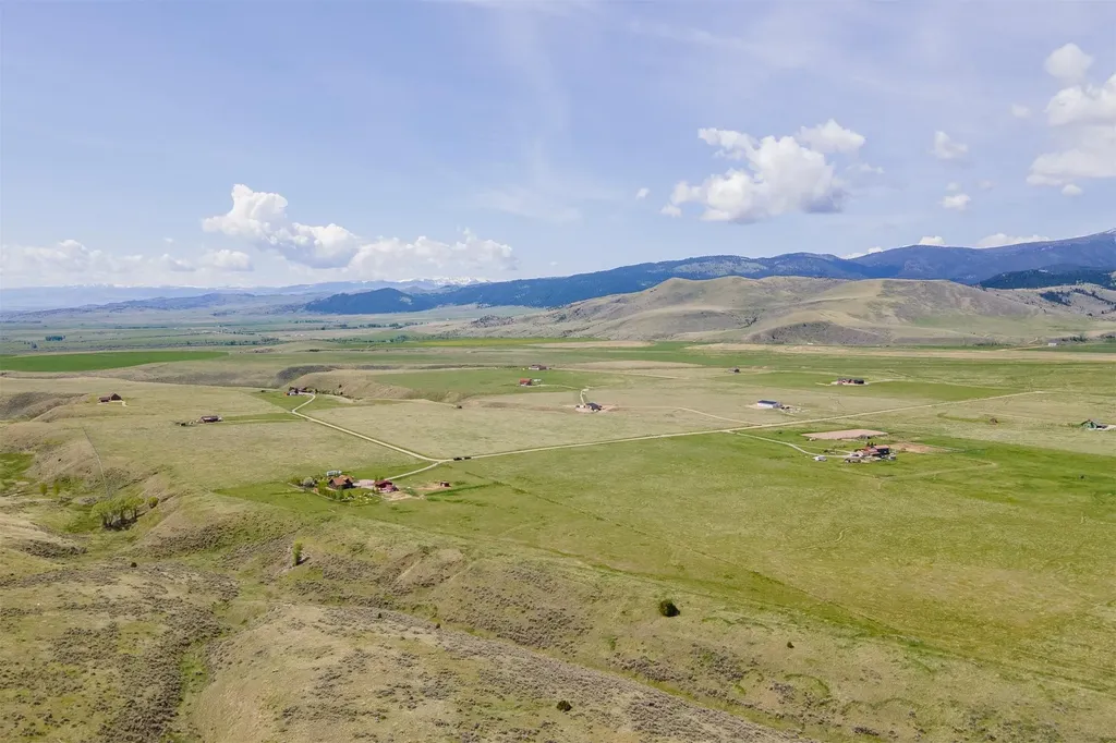 49 Redtail Hawk Road Mcallister MT 59740