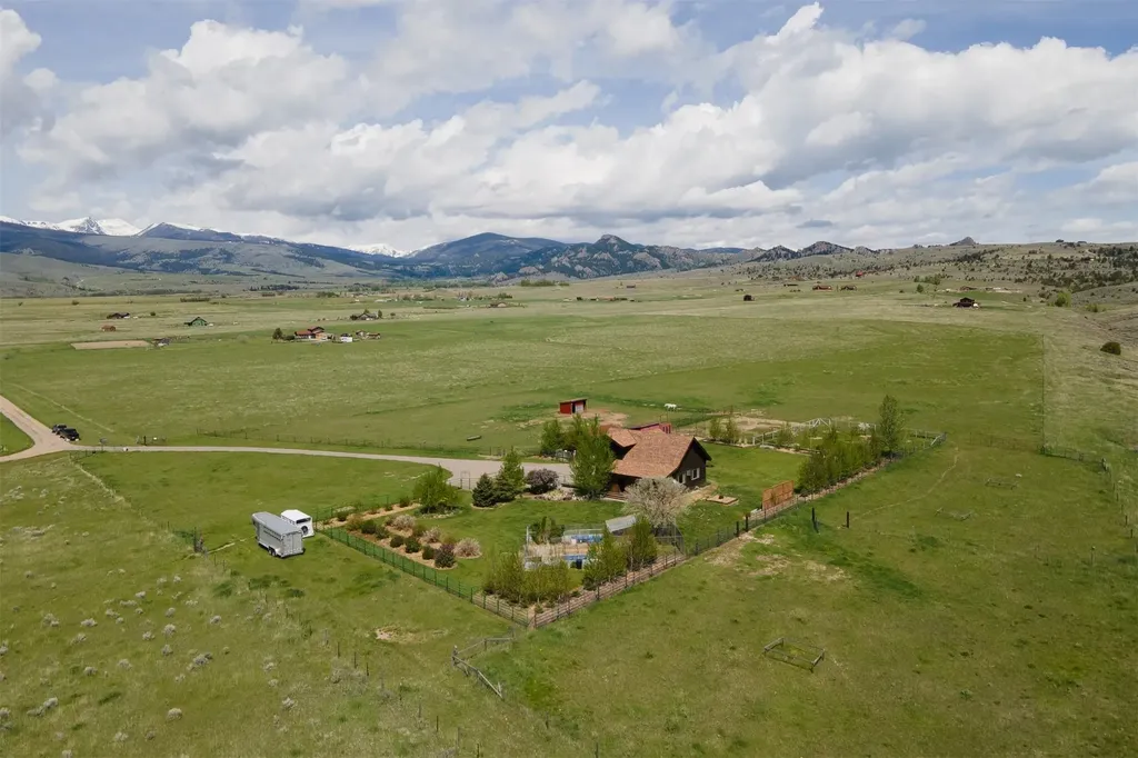 49 Redtail Hawk Road Mcallister MT 59740
