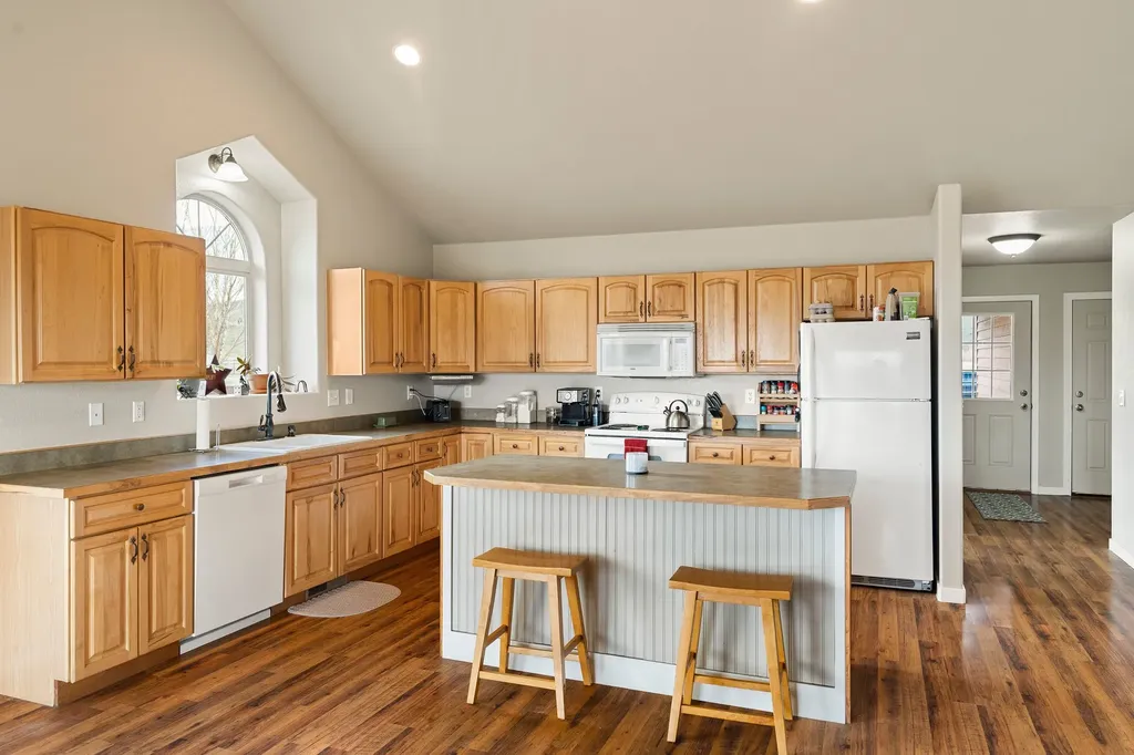 136 Berger Lake Way Eureka MT 59917
