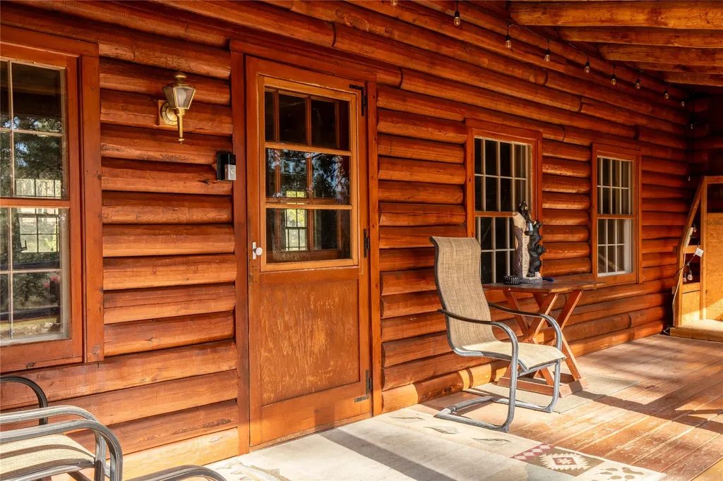 19600 Wambli Lane Huson MT 59846