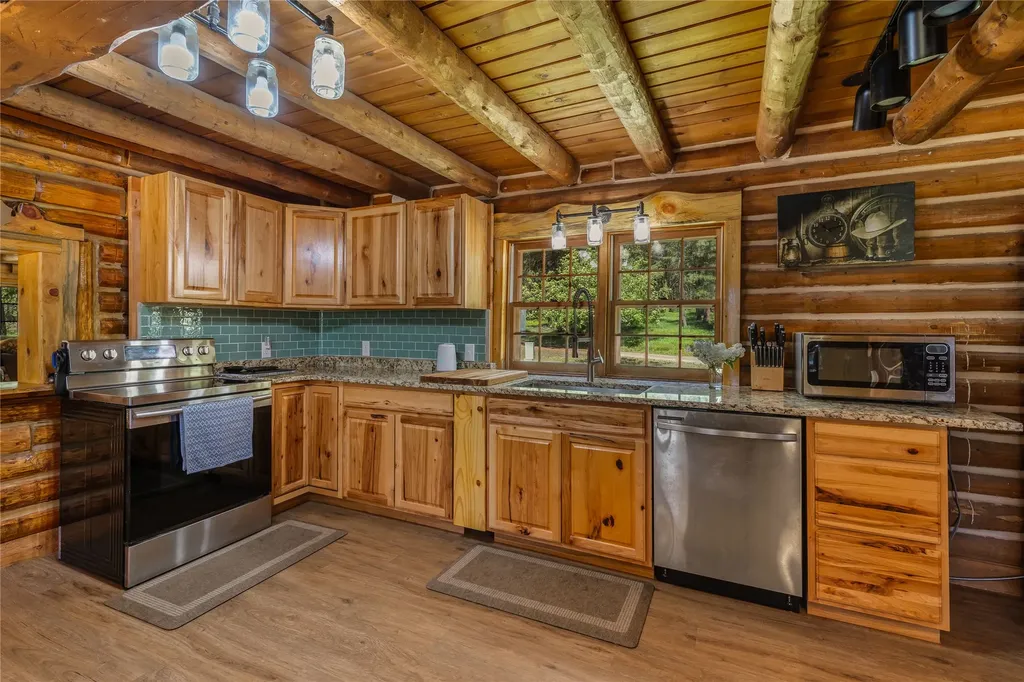 19600 Wambli Lane Huson MT 59846