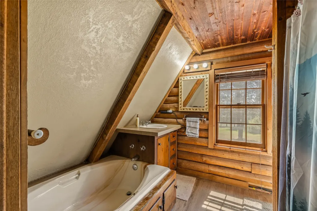 19600 Wambli Lane Huson MT 59846