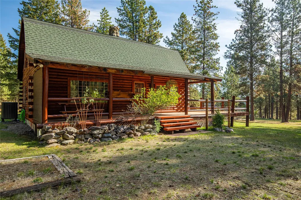 19600 Wambli Lane Huson MT 59846