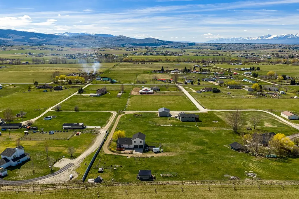 4714 Linhart Lane Stevensville MT 59870