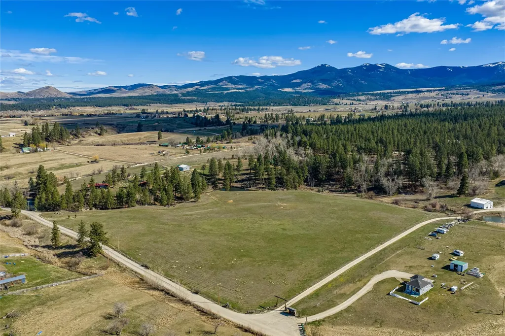 829 Weber Butte Trail Corvallis MT 59828