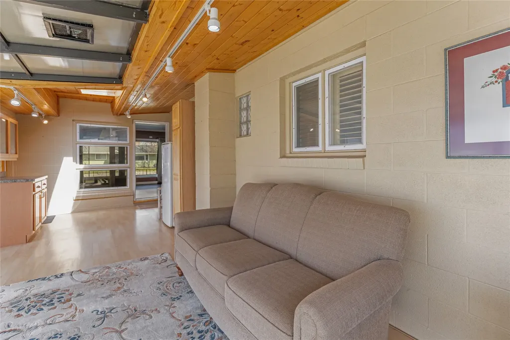 407 E King Street East Helena MT 59635