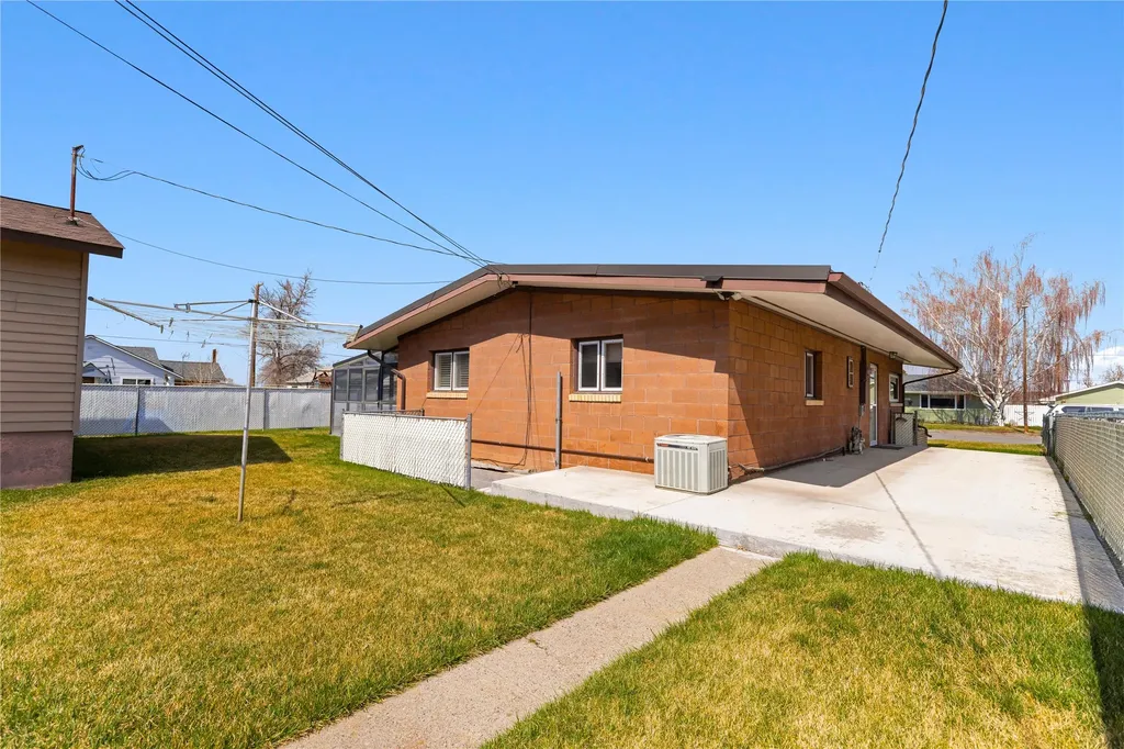 407 E King Street East Helena MT 59635