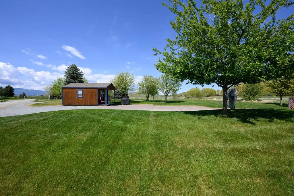 438 Kingfisher Loop Eureka MT 59917