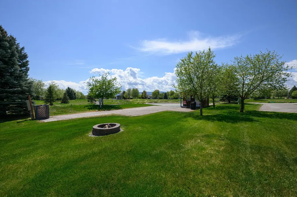 438 Kingfisher Loop Eureka MT 59917