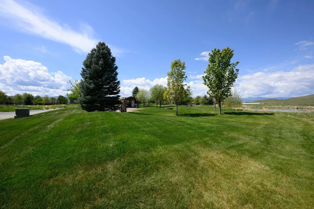 438 Kingfisher Loop Eureka MT 59917