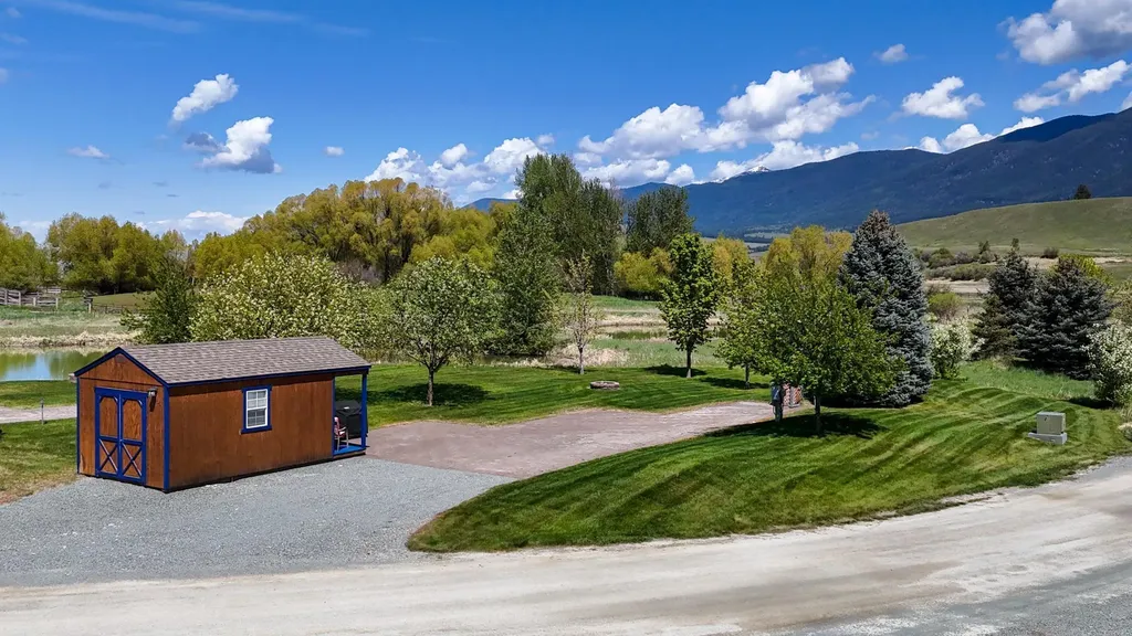 438 Kingfisher Loop Eureka MT 59917