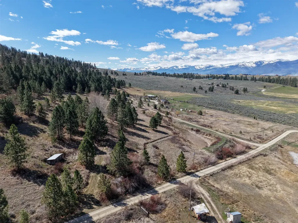 1233 Narrow Way Stevensville MT 59870