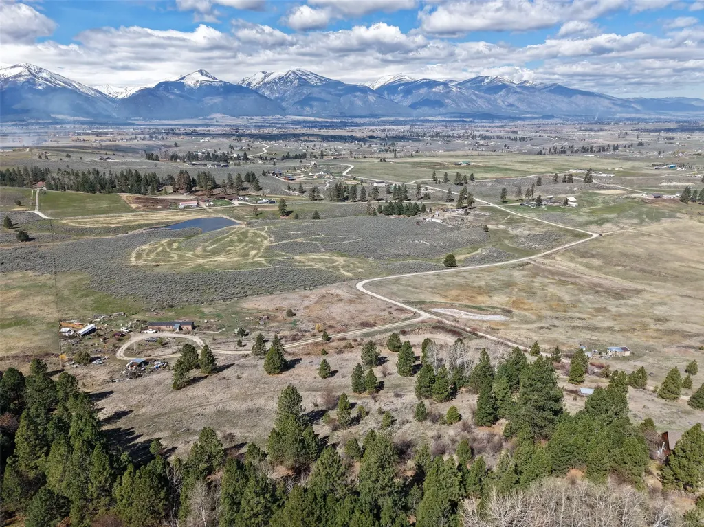 1233 Narrow Way Stevensville MT 59870