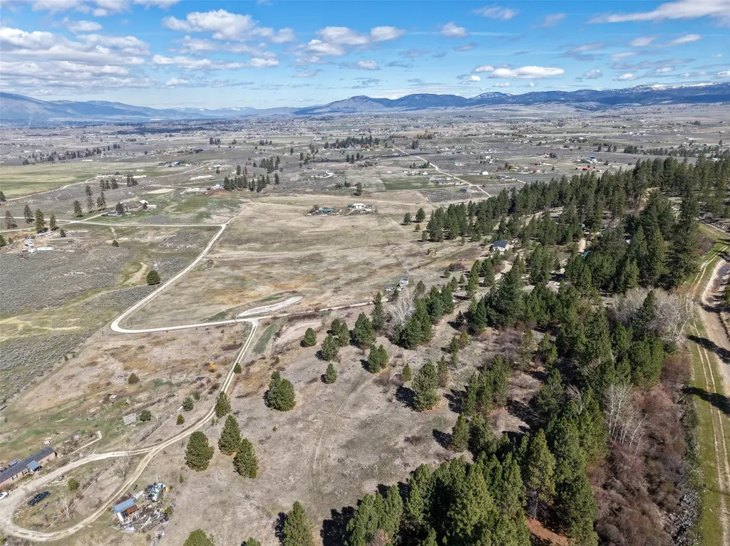 1233 Narrow Way Stevensville MT 59870