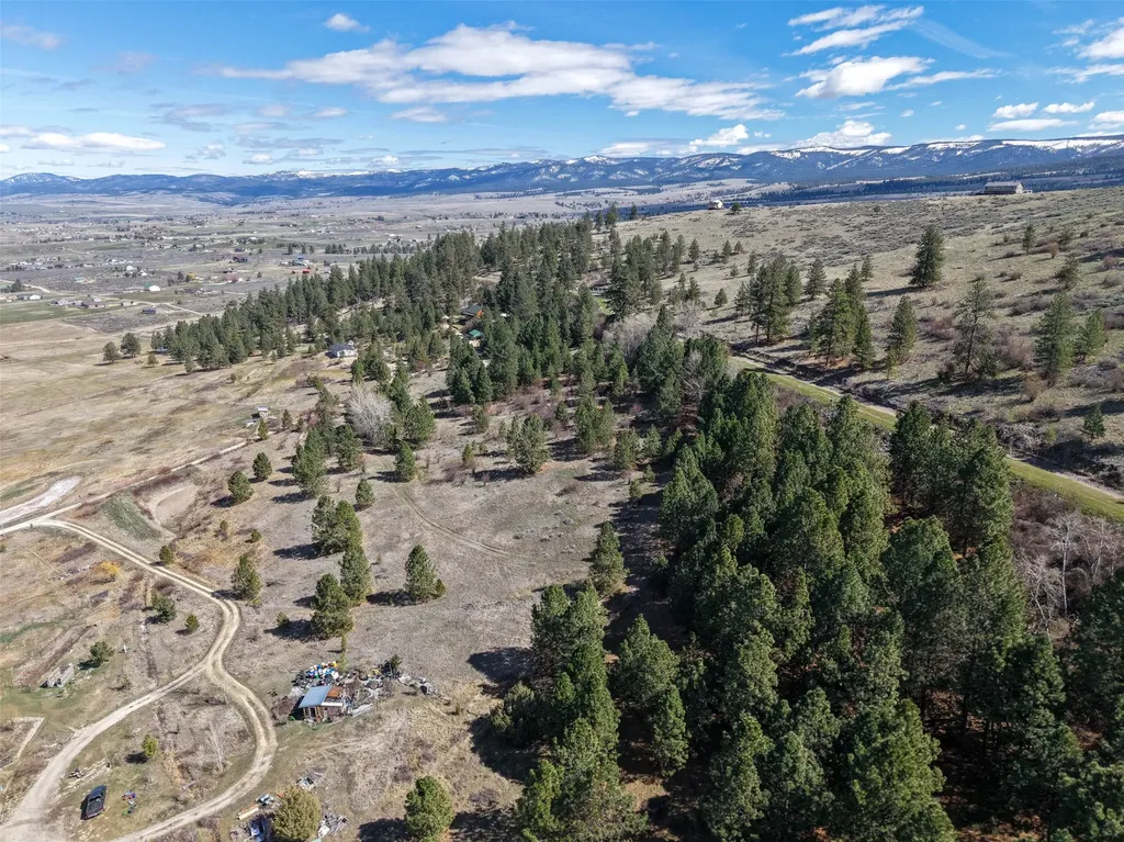1233 Narrow Way Stevensville MT 59870