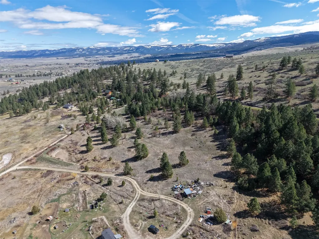 1233 Narrow Way Stevensville MT 59870