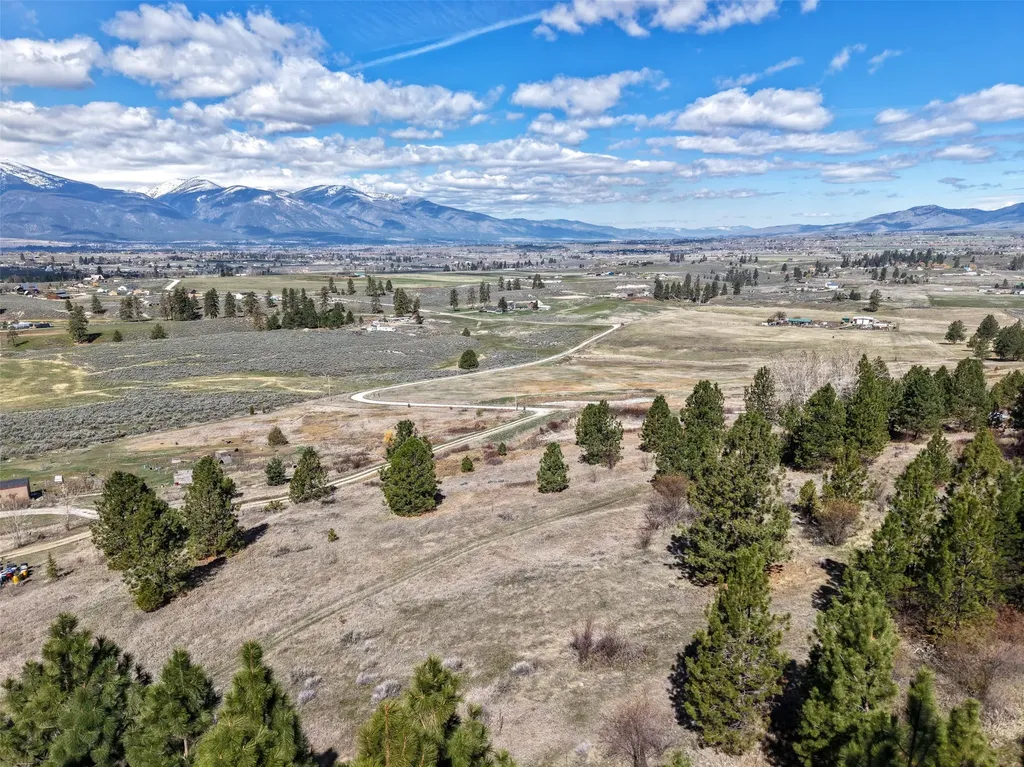 1233 Narrow Way Stevensville MT 59870