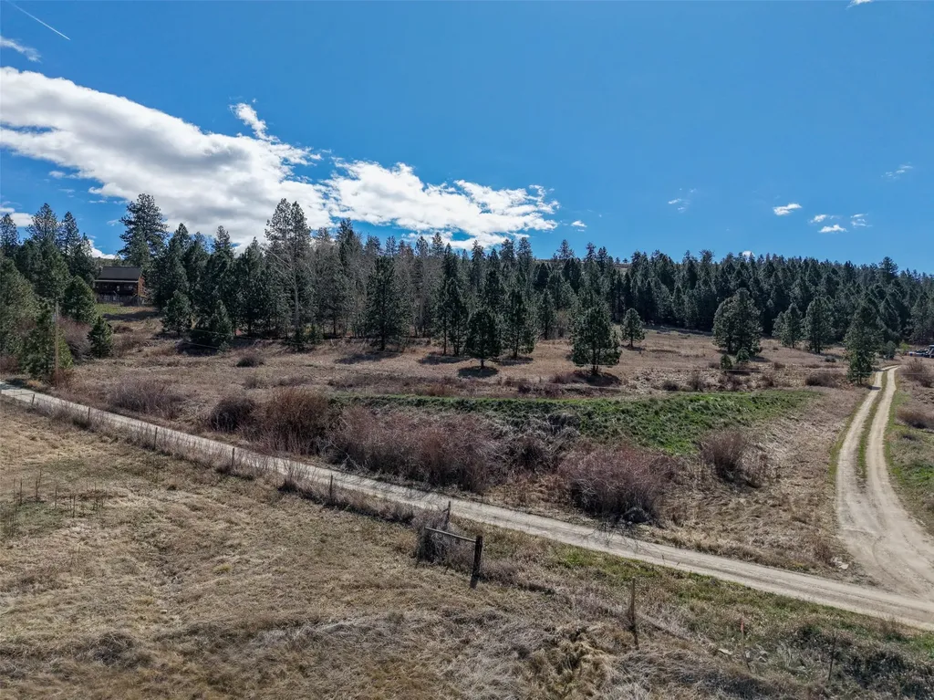 1233 Narrow Way Stevensville MT 59870