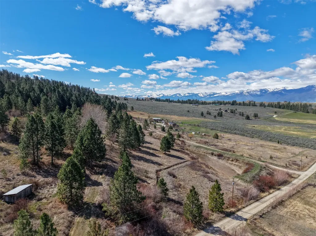 1233 Narrow Way Stevensville MT 59870