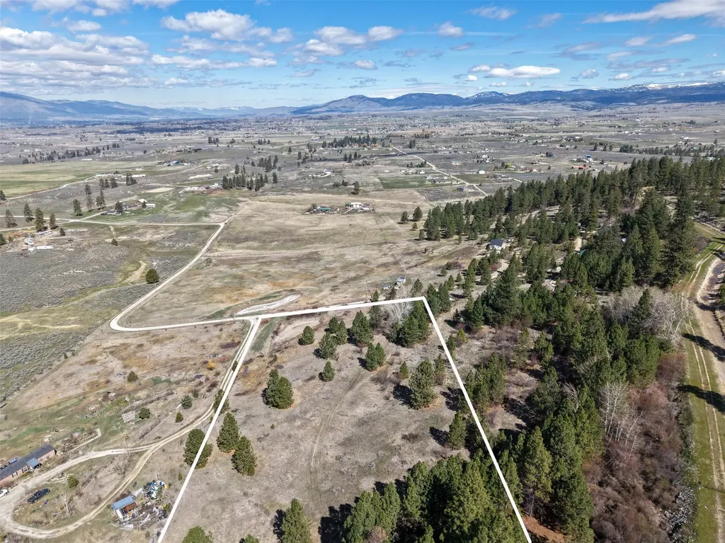 1233 Narrow Way Stevensville MT 59870