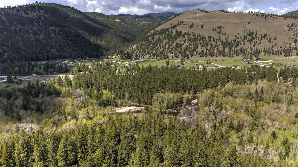 13275 Balsamroot Road Lolo MT 59847