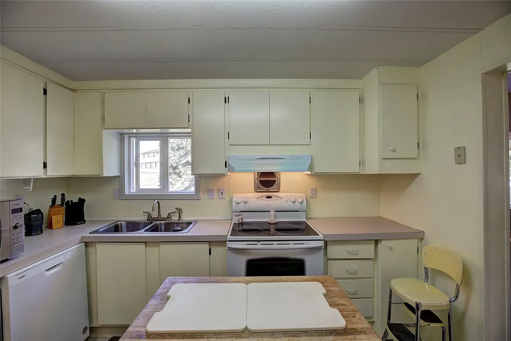 708 11th Street E Polson MT 59860