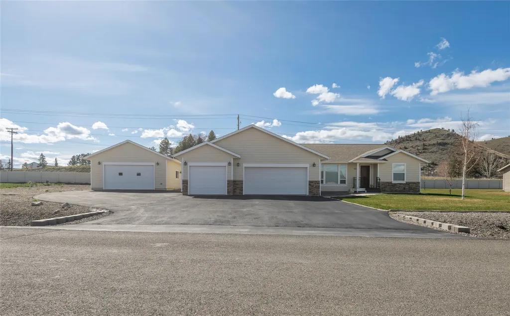 5020 Crescent Moon Drive Helena MT 59602