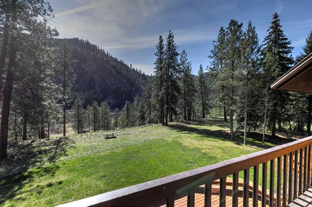 15050 Big Horn Road Huson MT 59846